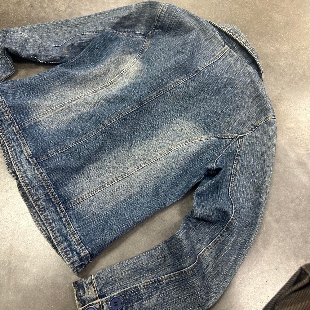Rave Moda Y2K faded blue denim jacket with button-up front and pockets Size Sm - Picture 6 of 6